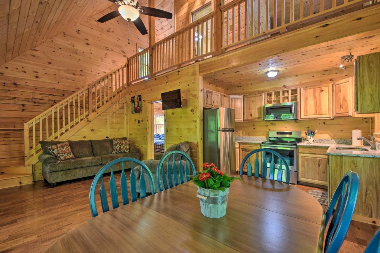 Murphy Cabin With Spacious Deck And Forest Views! Extérieur photo