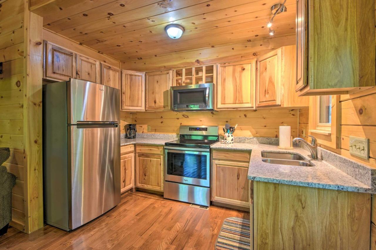 Murphy Cabin With Spacious Deck And Forest Views! Extérieur photo