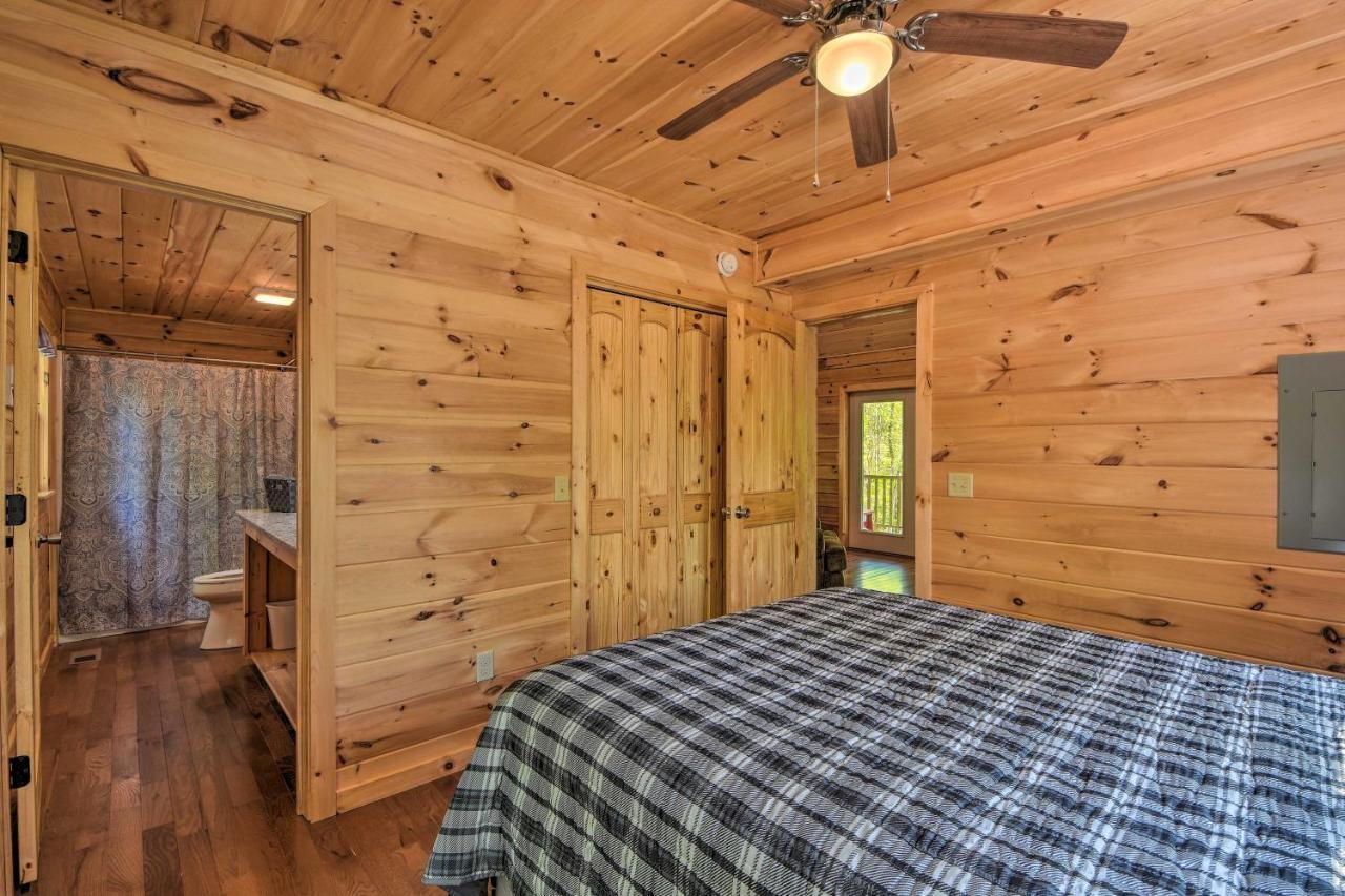 Murphy Cabin With Spacious Deck And Forest Views! Extérieur photo