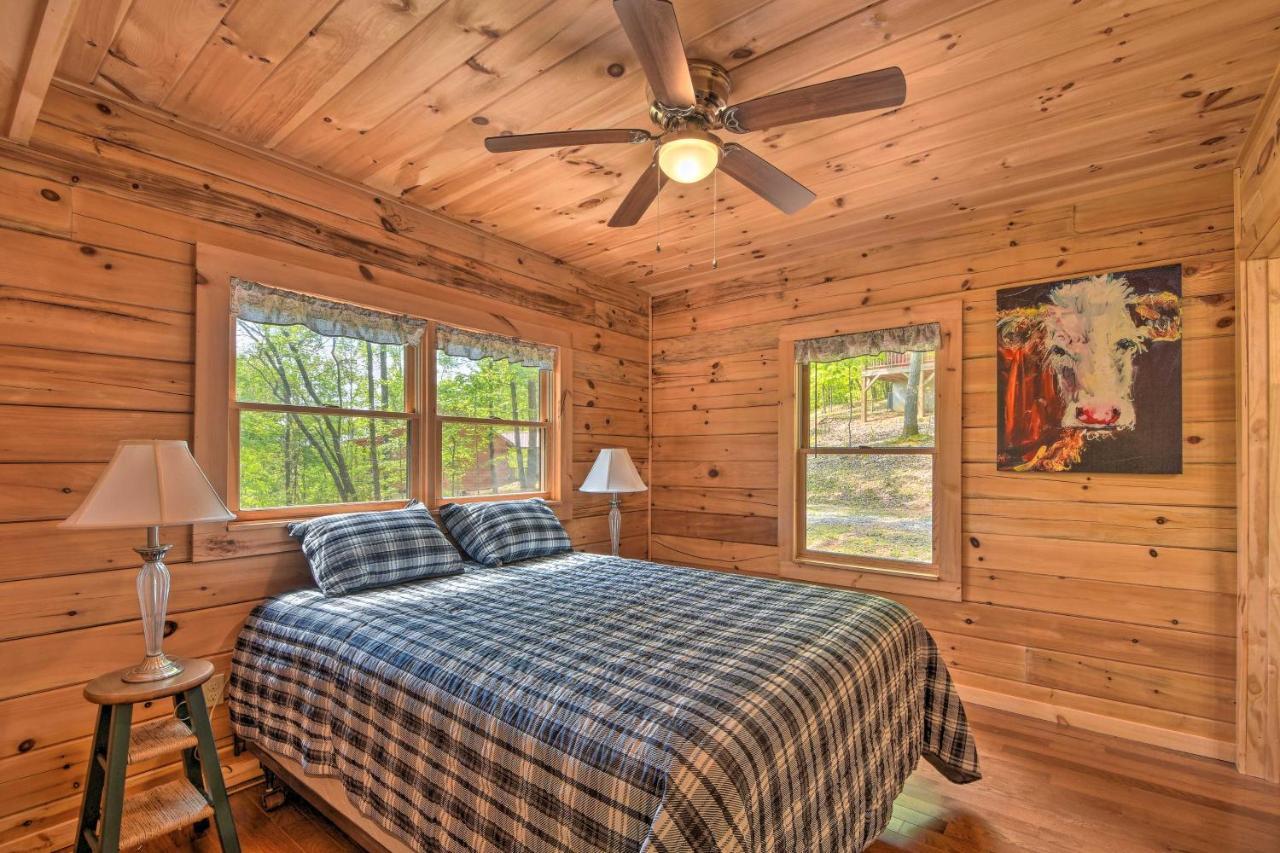 Murphy Cabin With Spacious Deck And Forest Views! Extérieur photo